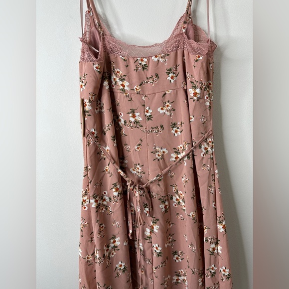 Threads & States Floral Dress - Picture 6 of 11